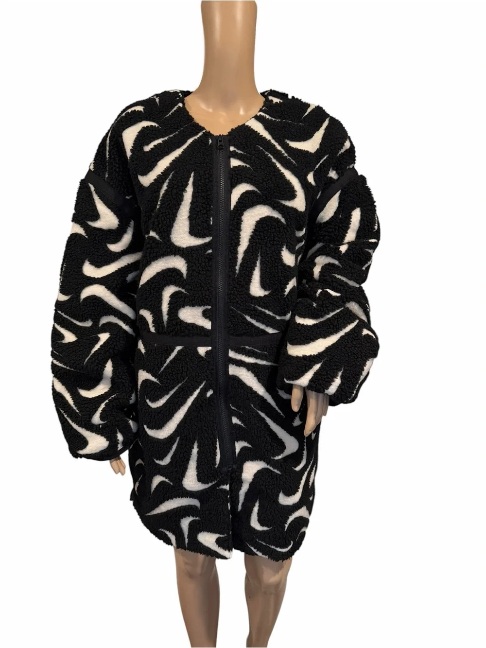 Nike Sportswear Loose High-Pile Jacket Black White FV8025-010 Womens Size M